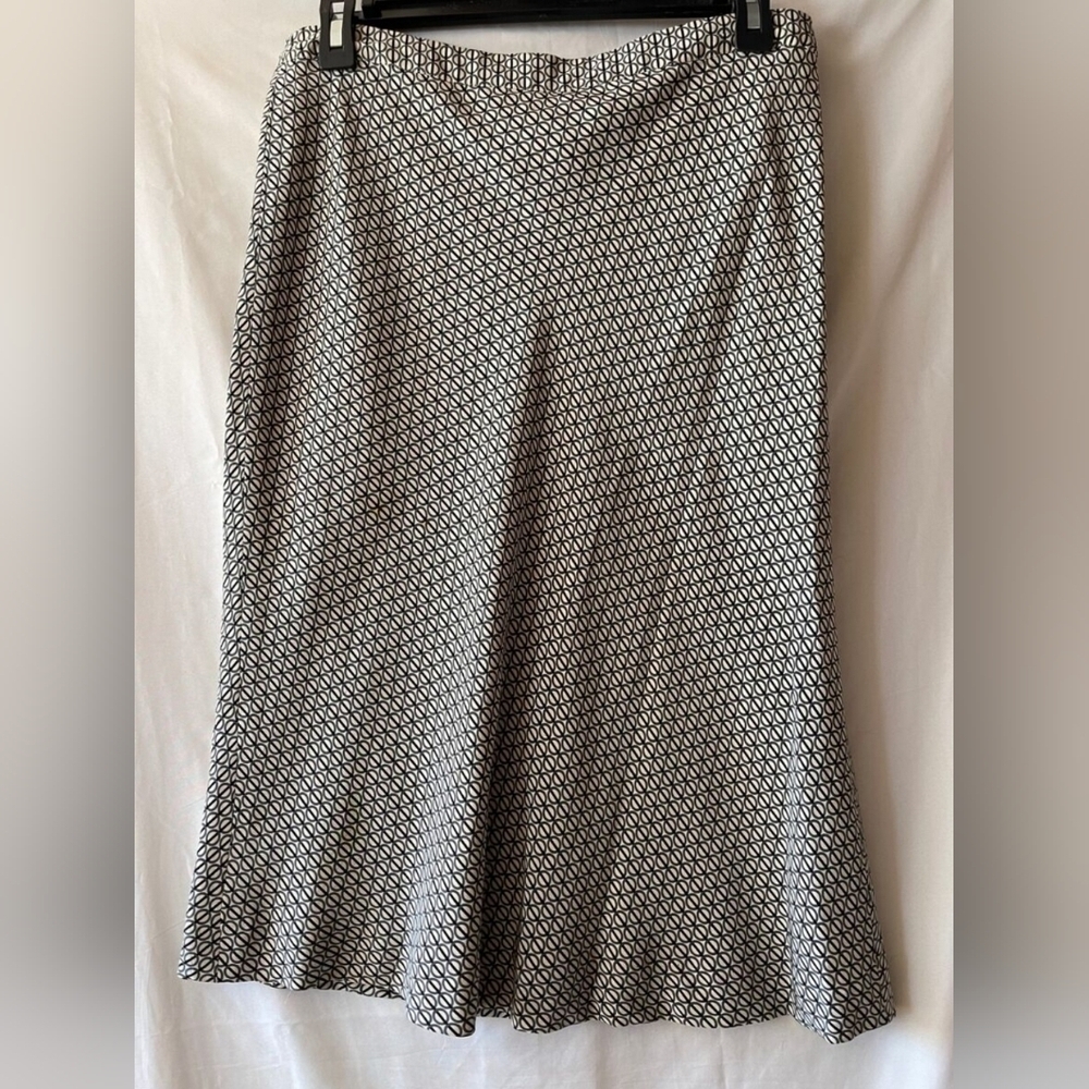 Banana Republic Geometric print 100% silk skirt Sz 4 - Picture 2 of 5